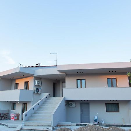Νεακιτοσ Luxury Apartments Nikiti  Bagian luar foto